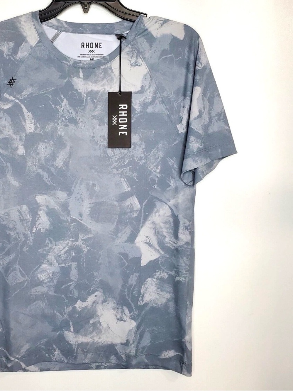 Rhone Men’s Reign Asphalt Marble Print Crew Neck Shirt - Small
